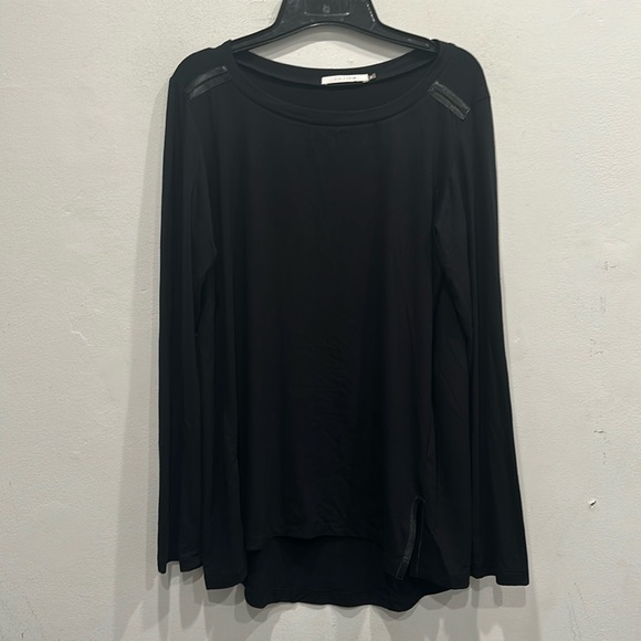 Elaine Kim Leather Trim Top Size medium Solid Black Tunic Long Sleeve Hi/Lo Hem - Picture 1 of 7